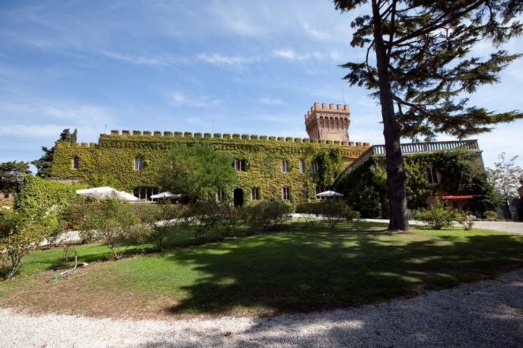 Castillo Magona
